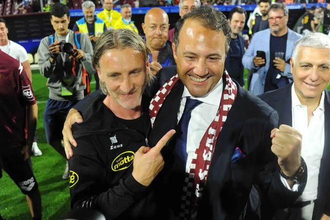 攻中拥有更 攻中拥有更